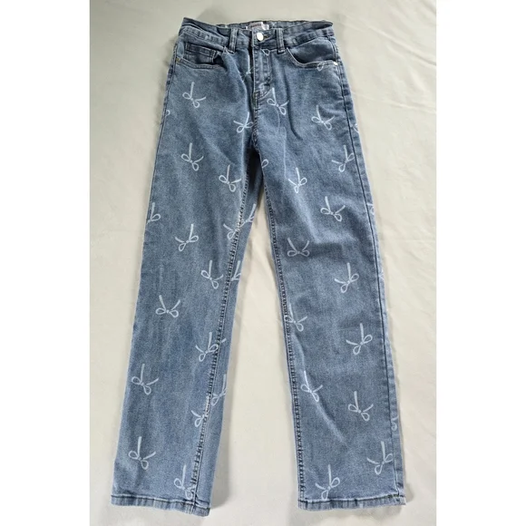 BAMBOO▪️Light Wash Straight Leg Jeans with Bow Design - Picture 2 of 9